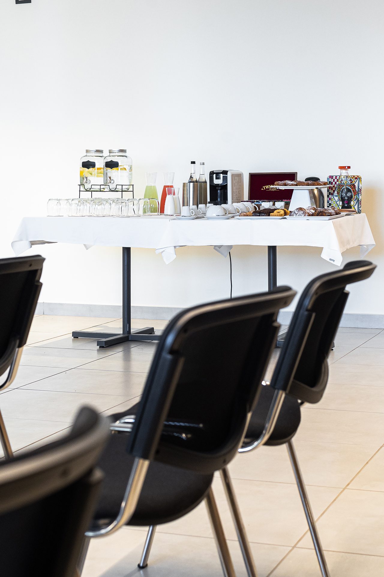 Dettaglio del coffee break nella Sala Partenope del Grand Hotel Santa Maria di Santa Maria di Castellabate, Cilento